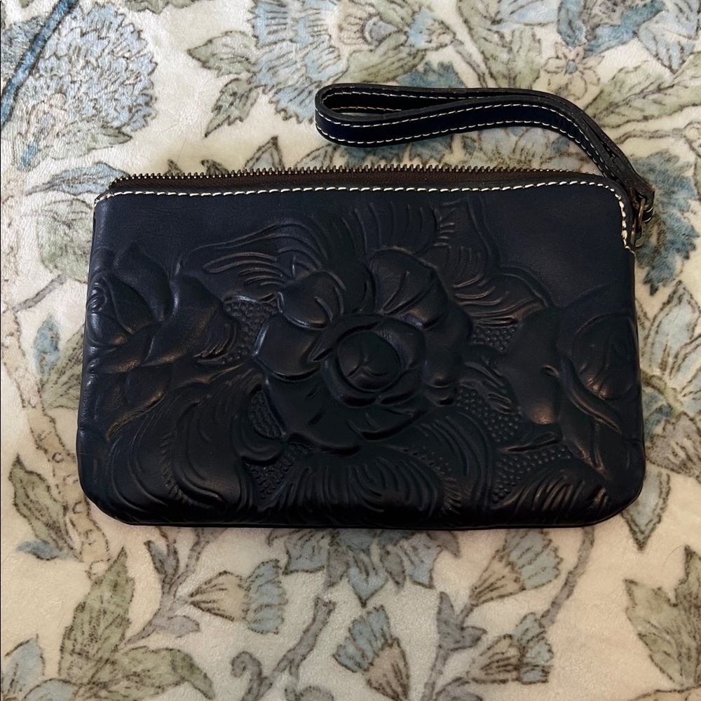 Elegant Navy Floral Embossed Clutch
